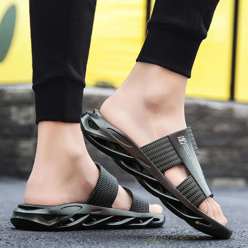 Men's Summer Large Size Non-slip Deodorant Breathable Slippers Spring Soft Sole Thick Heel Beach Slippers