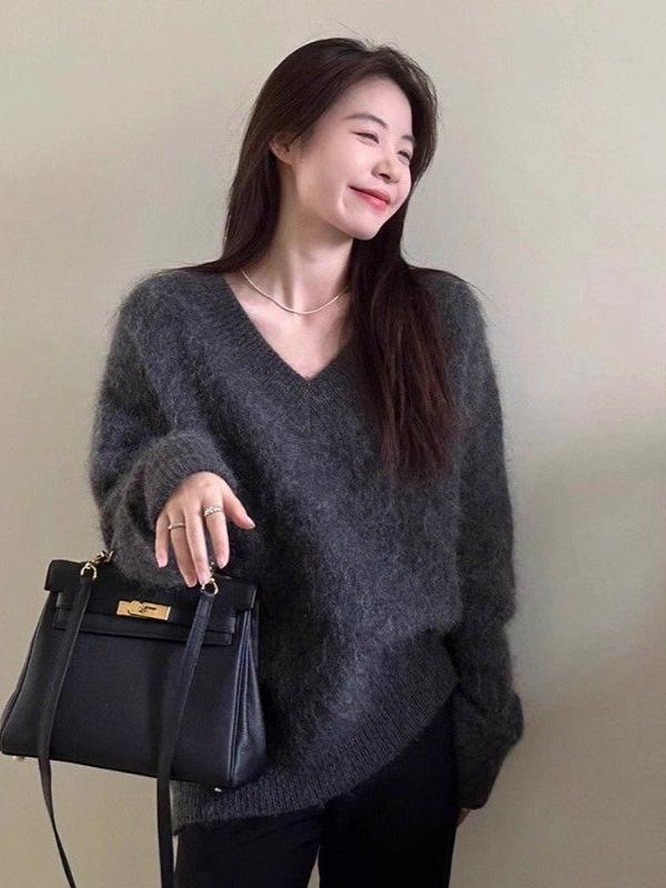 Women's Gray V-Neck Mohair Sweater - Cozy Autumn/Winter Knit Pullover