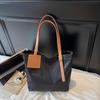 Women's 2025 Autumn Versatile Large-Capacity High-End Commuting Shoulder Tote Bag