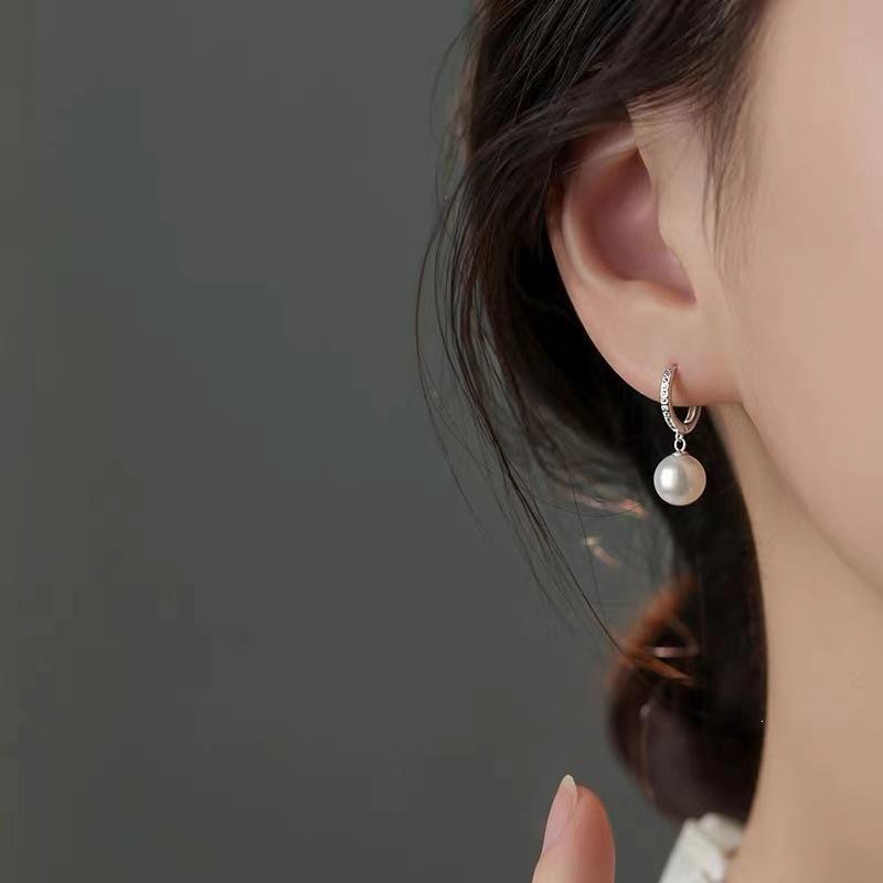 2024 High-End Pearl Stud Earrings: 925 Sterling Silver, Light Luxury Women's Accessory