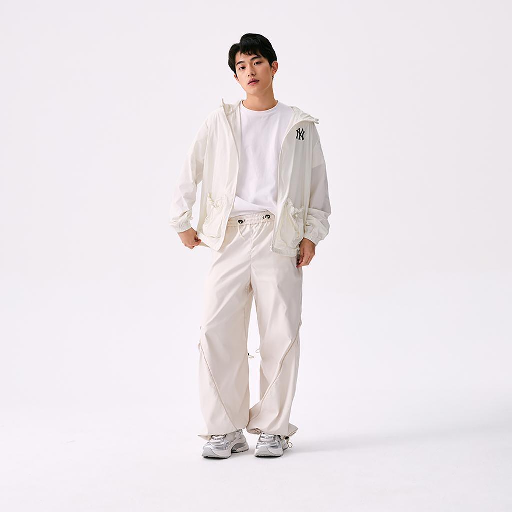 New MLB New York Yankees Basic Collection SS25 Windproof Jacket Unisex Ivory 3AWJB0453-50IVS