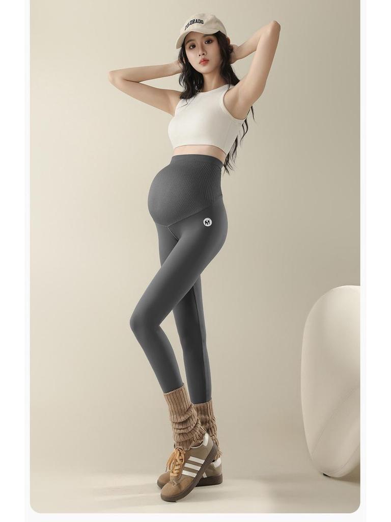 Maternity Shark-Patterned Leggings: Wearable as Yoga Pants, with Fleece Lining for Warmth in Autumn/Winter. Non-Constrictive Design.