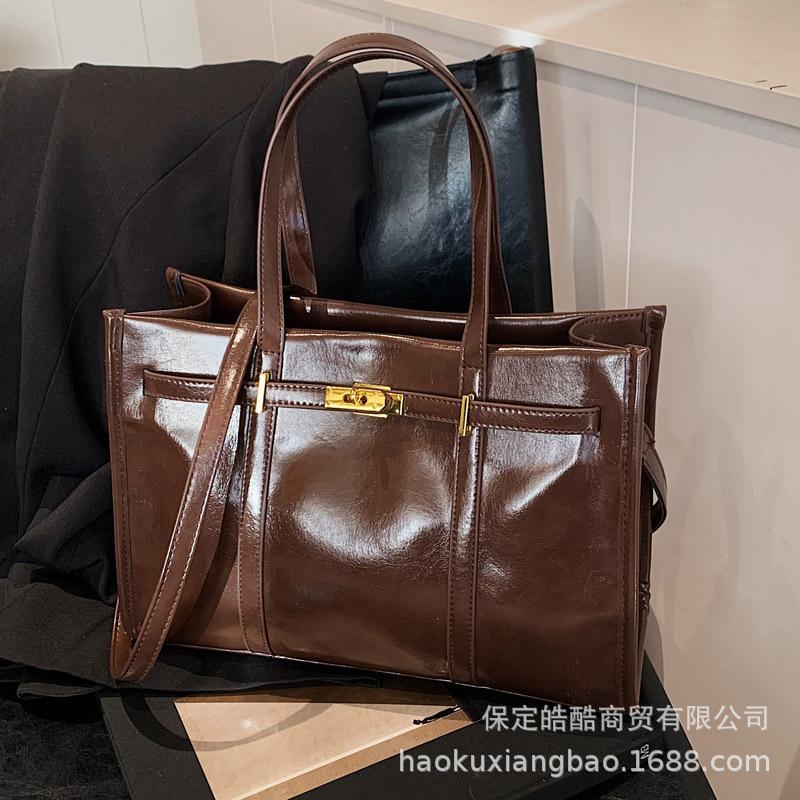 Retro Large-capacity Tote Bag Women's 2025 Autumn and Winter New Daily Commuting Shoulder Bag Premium Messenger Bag