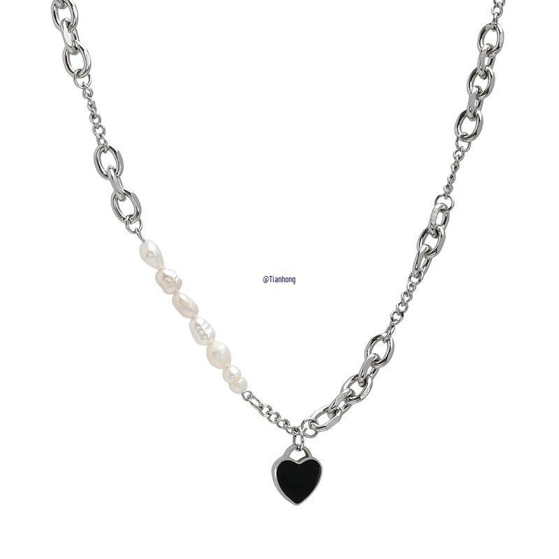 Naszyjnik sweterkowy Black Pearl Heart Baroque - Luksusowy łańcuszek na obojczyk dla kobiet