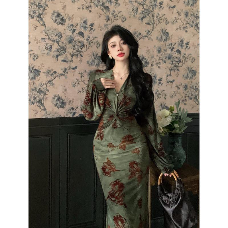 Plus Size Retro Ink Print Fishtail Dress - Elegant, Sexy, Waist-Cinching Slim Fit 4XL