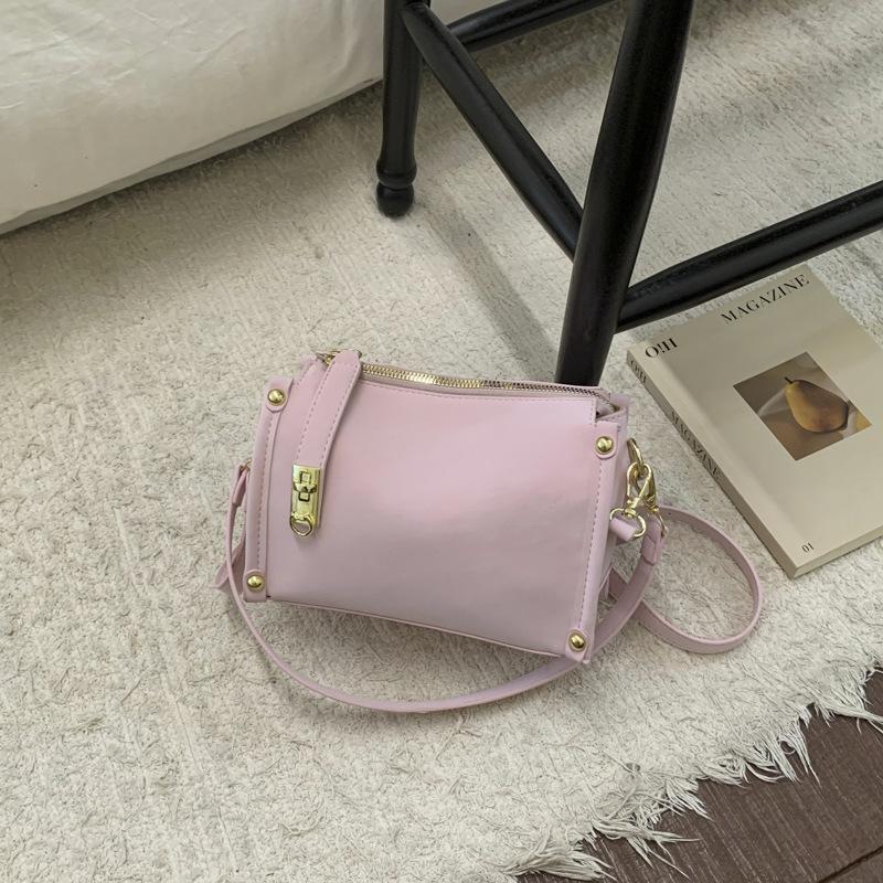 A Retro Chain Soft Leather Box Bag with A High Level of Appearance, Fashionable, Casual and Simple Single-shoulder Bag