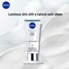 NIVEA Strahlendes & Aufhellendes Dual-Tube Körperserum