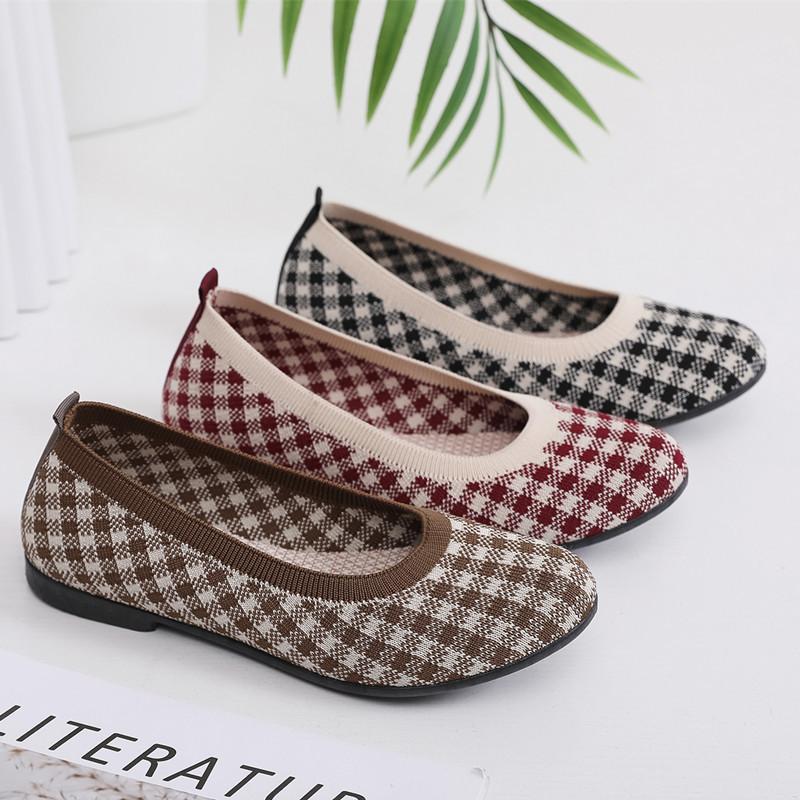 Breathable and Comfortable Old Beijing Cloth Shoes, Casual Slip-on Shoes for Women, Mother's Shoes, Fashionable Flying Woven Cloth Shoes