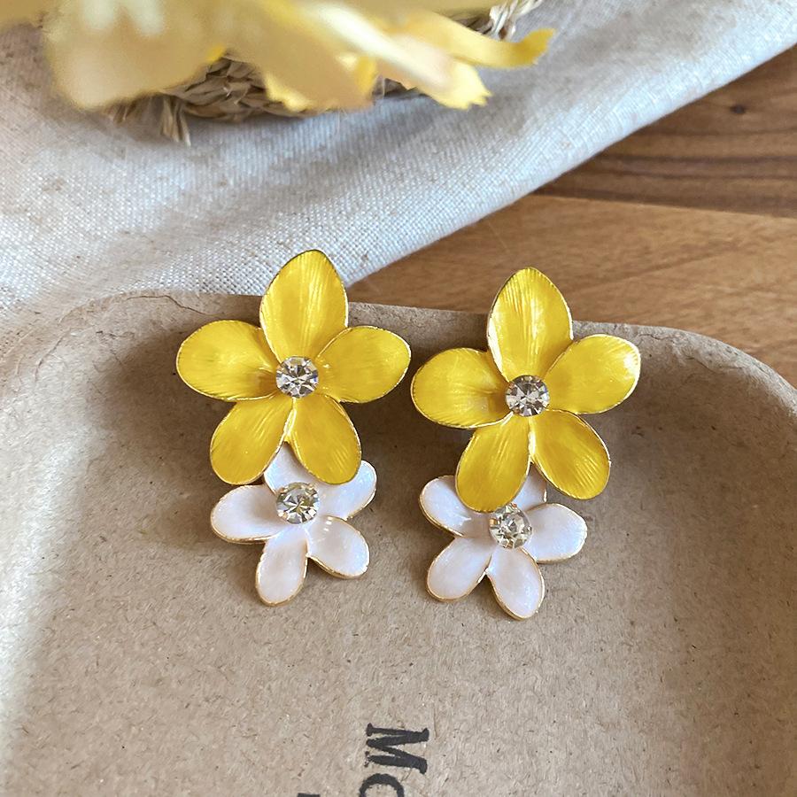 2026 New Arrival Double Color Enamel Flower Rhinestones Hanging Dangle Earrings for Women Statement Beach Holiday Jewelry