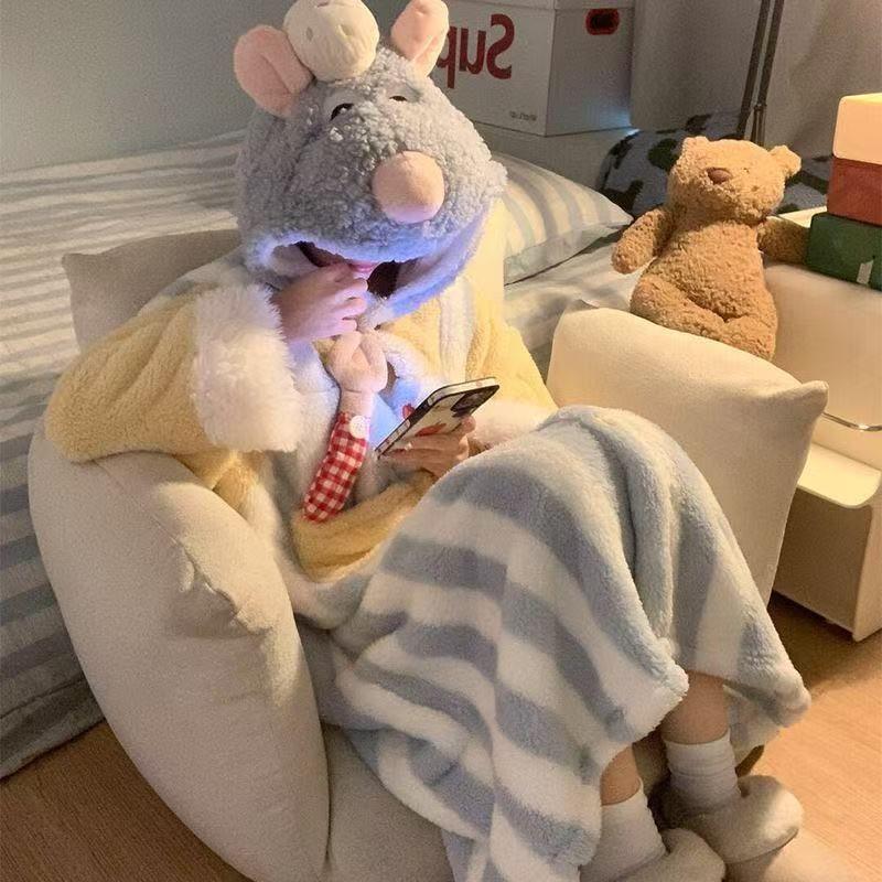 

Women s Cartoon Rat King Plush Pajamas - Hooded Coral Fleece Sleepwear for Autumn and Winter. L