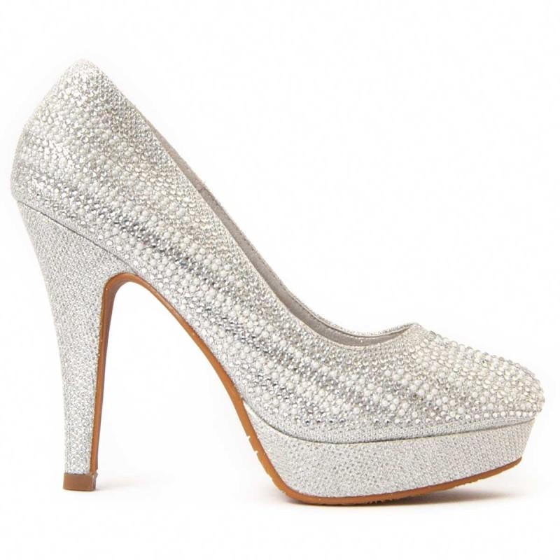 But na obcasie dla kobiety.  Montevita  Unne74  97854