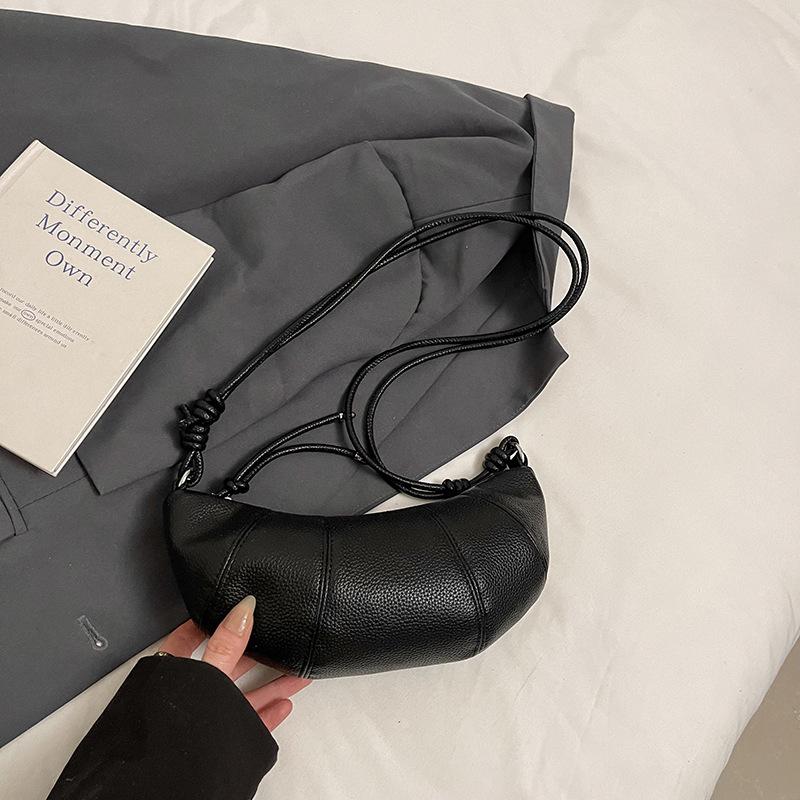 

French niche bag women s 2025 new high-end shoulder messenger bag popular spring and summer versatile dumpling croissant