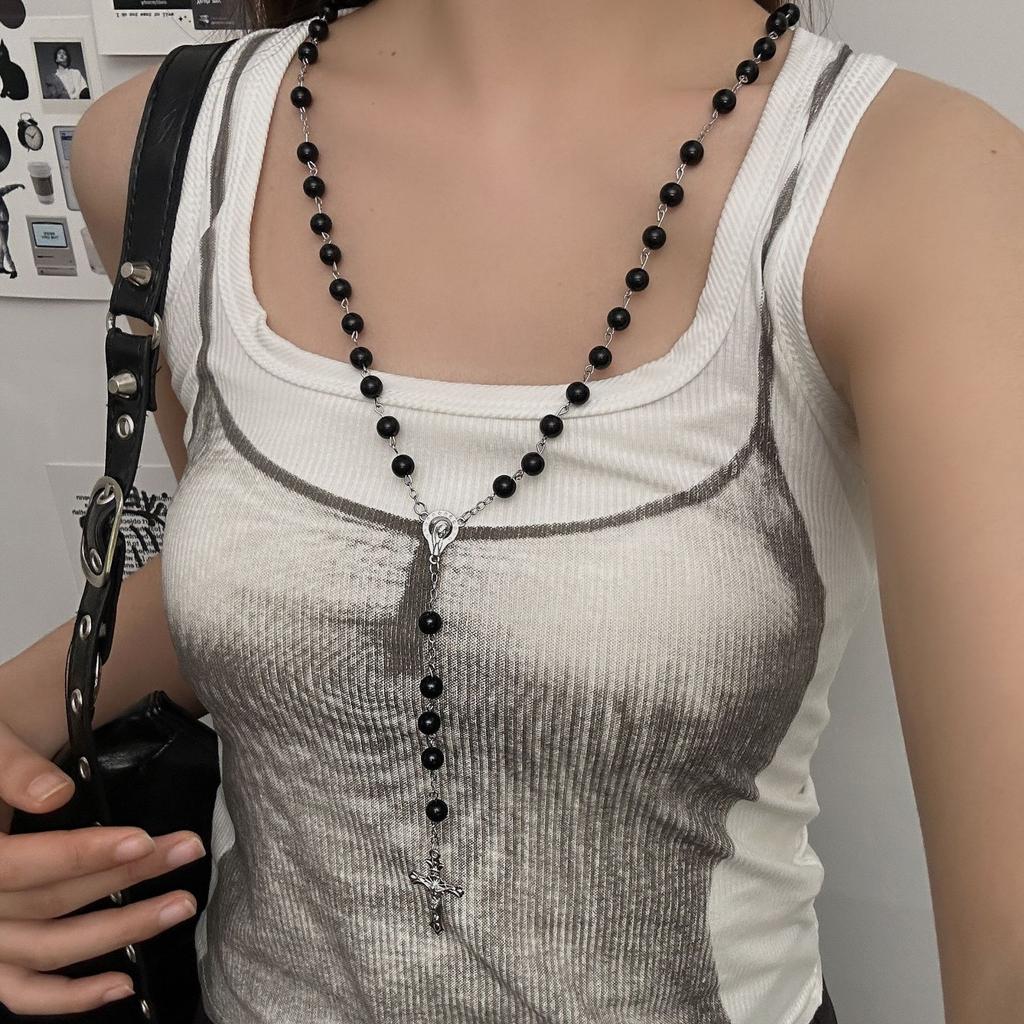 Y2K Subculture Baroque Hollowed-out Cross Pendant Collar Black Beaded Fold Wear Long Necklace for Women Personality Punk Jewelry
