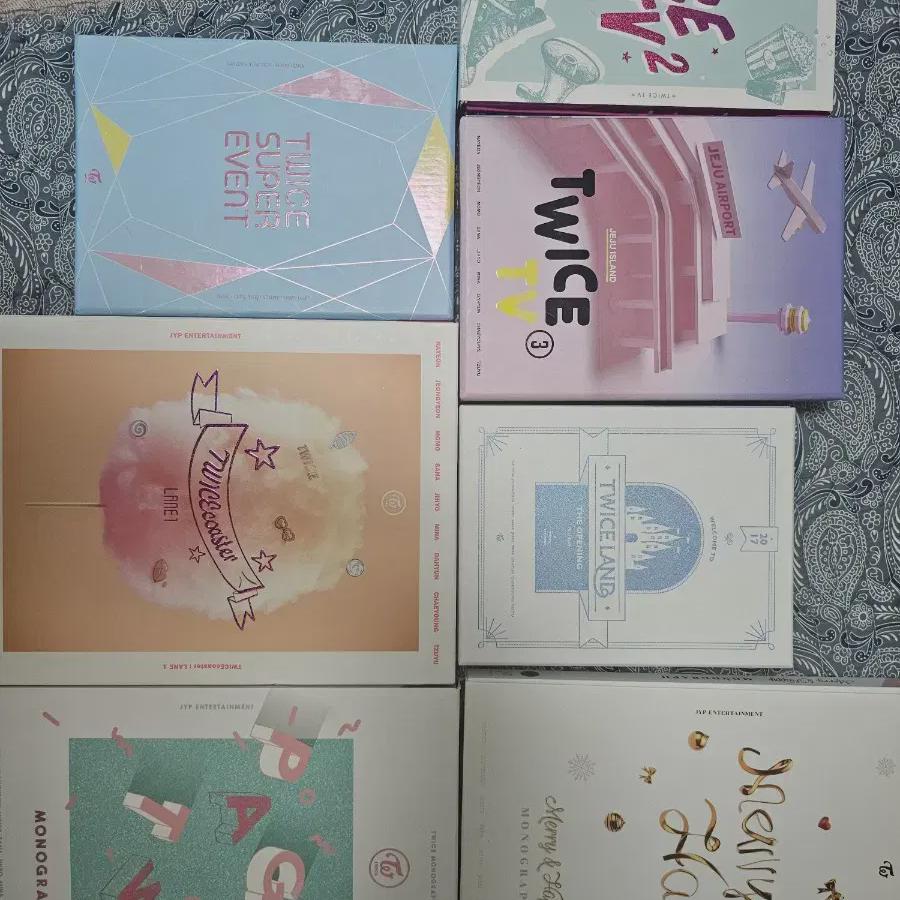 

Организуйте два DVD и продавайте их партиями по 70 000