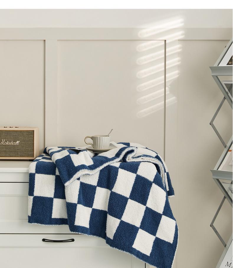 Retro Large Checkered Velvet Knitted Throw Blanket