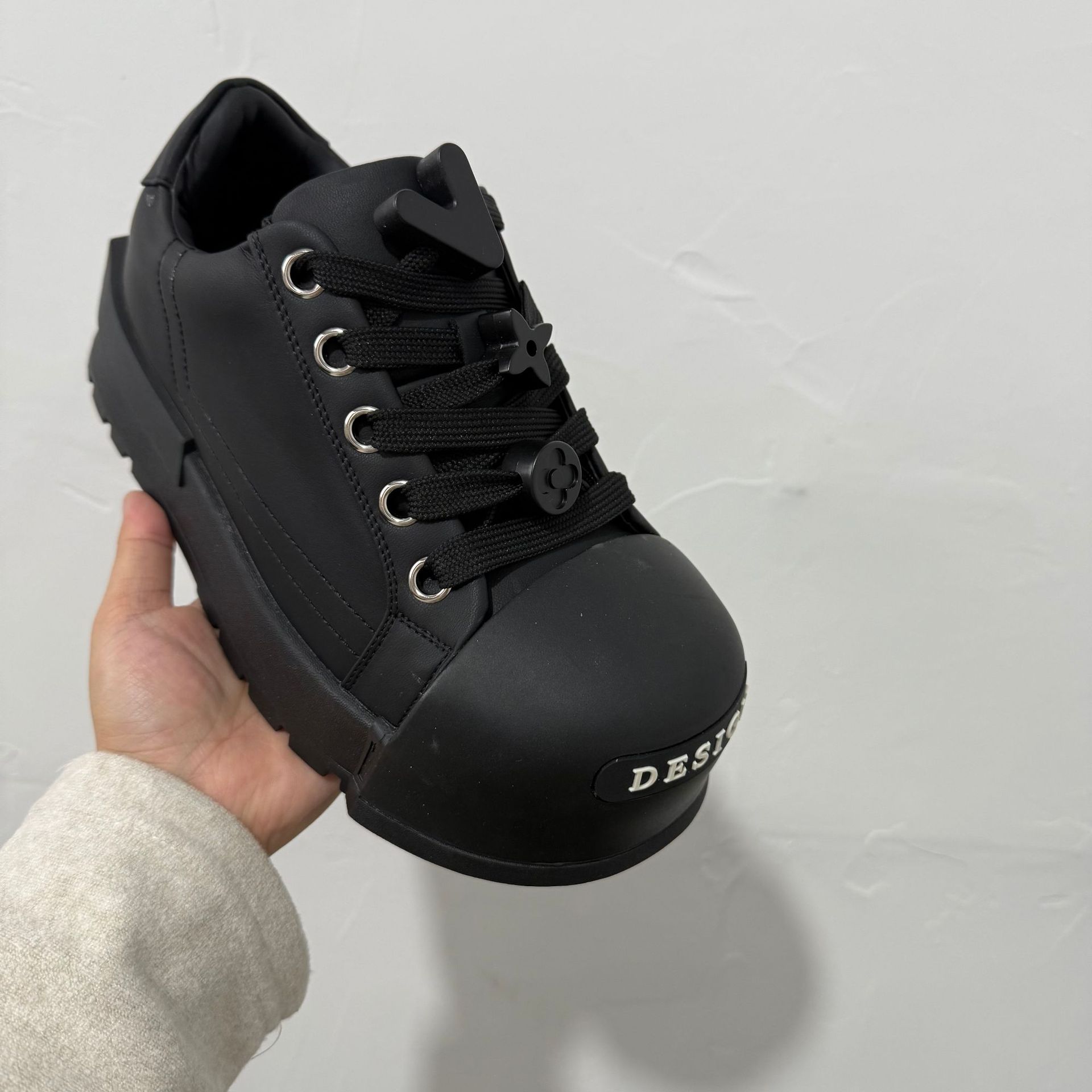 

3582 осень и зима новые уродливые милые большие нишевые туфли для пар толстая подошва усиливающая студенческий стиль универсальные маленькие белые туфли женские уличные Female 39 чёрный