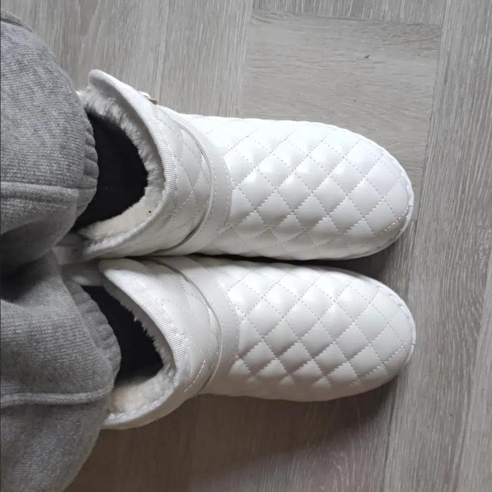 Snow Boots Women's 2022 Winter New Cotton Shoes Plush Thickened Warm Anti-skid Leisure Student Boots