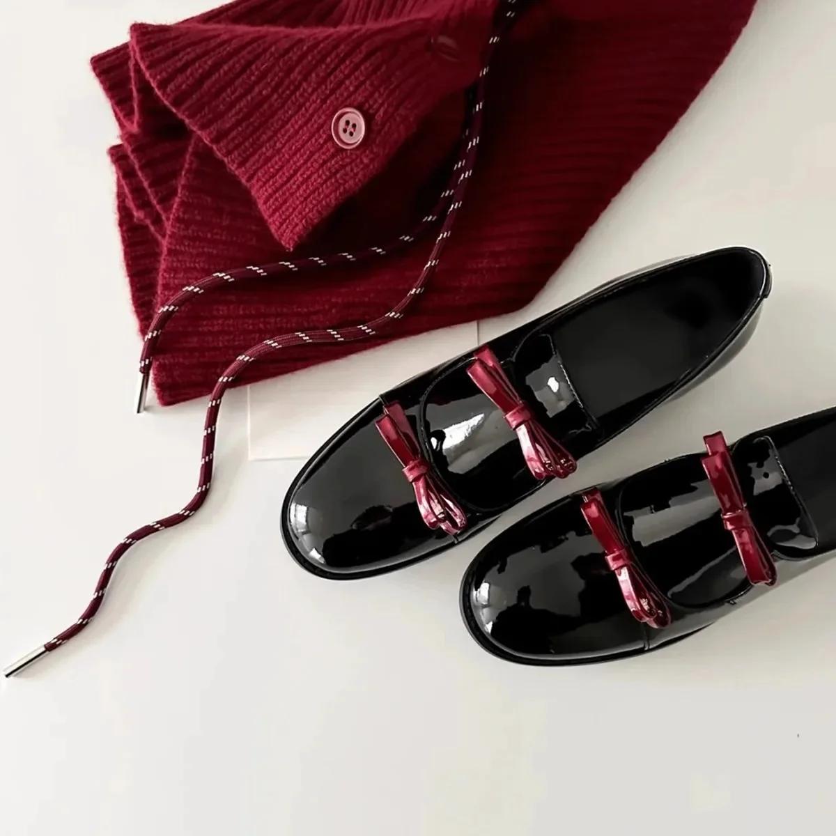 

Женские туфли Мэри Джейн в ретро-британском стиле, с круглым носком, на массивном каблуке, на одной пряжке, с бантом, удобные кожаные лоферы для осени и зимы 35 красный