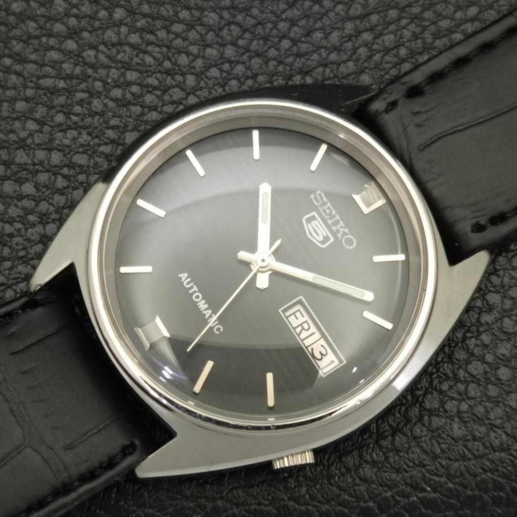 JAPAN VINTAGE SEIKO 5 AUTOMATIC 7019A MENS BLACK COLOR DIAL WATCH a701403-5 R206b-a701403