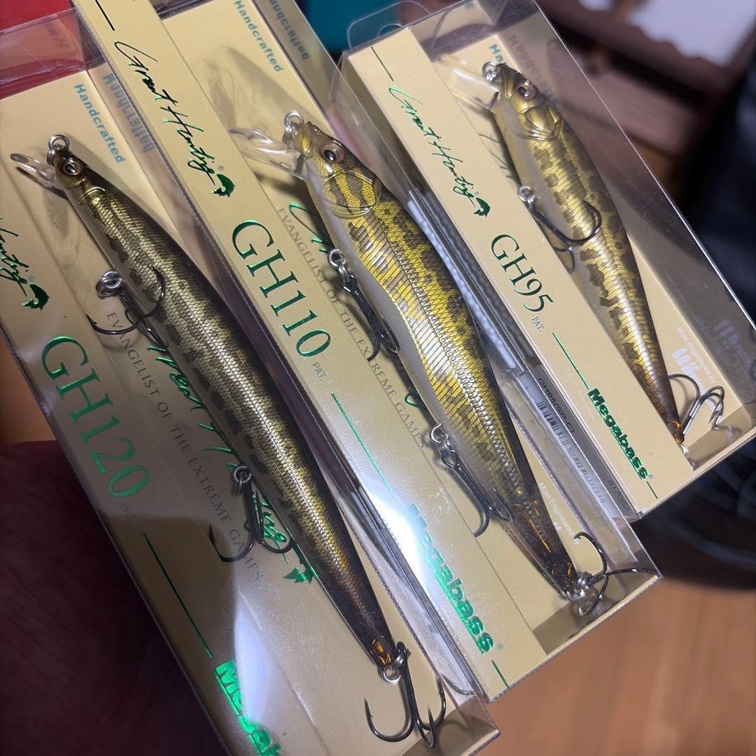 Used Megabass Great Hunting GH110 3-piece set Loach limited color