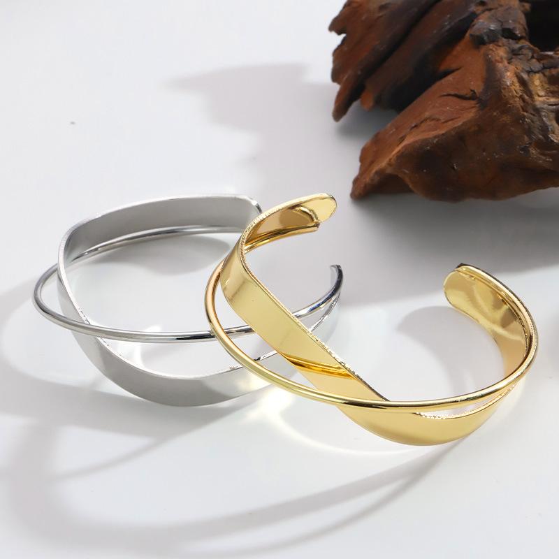 Irregular Geometry Metal Adjustable New Design Gold Plated Mobius Bracelet Women's Luxury Gifts Bracelet for Women Punk Jewelry