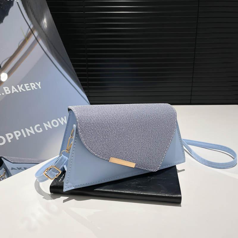 

Internet celebrity fashion simple personality small bag women 2025 autumn and winter new versatile ins shoulder messenger bag small square bag синій