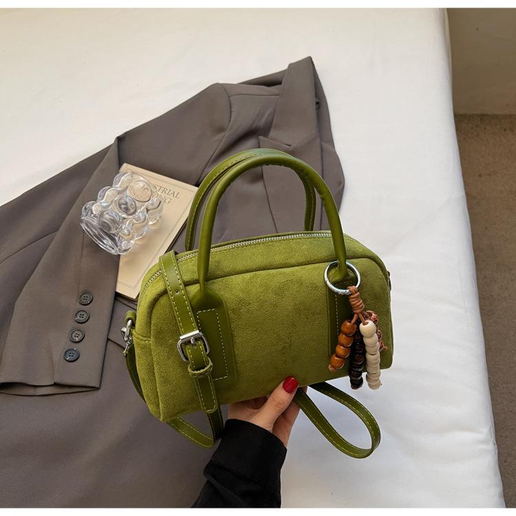 Vintage matte handbag women's 2025 new niche bowling pillow bag commuter shoulder messenger bag