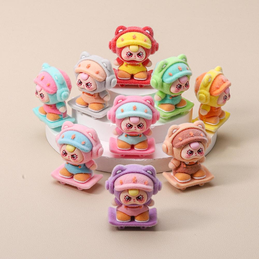 9pcs/Set Baby Three Figure Toy Skateboard Series Mini Figurine Desktop Decoration Model Ornaments Toys Kids Christmas Gifts