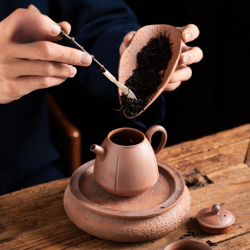 Pentola Teiera Stile Giapponese Retrò Teiera Kung Fu Argilla Grezza Dispositivo per Preparare il Tè Infusore per Tè Bollitore da Tè Piccola Teiera Cinese