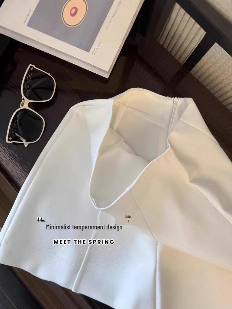 2025 Spring/Summer Women's Minimalist Grey High-Waist Suit Shorts: Slimming Straight-Leg A-Line Casual