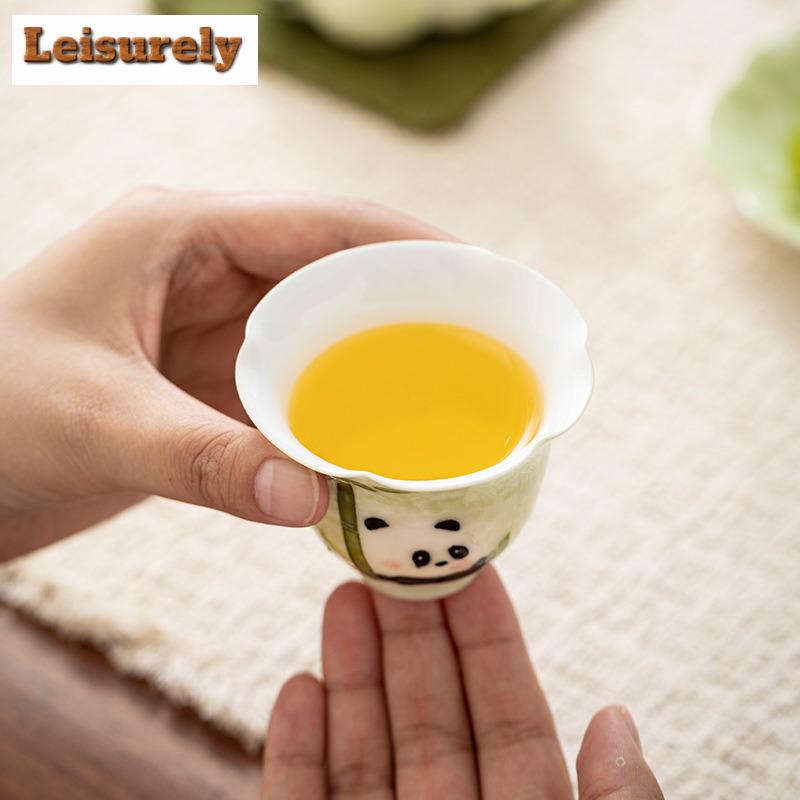 70ml Handbemalte Panda-Teetasse Handgefertigte Teeschale Niedliche Tasse Teeverkostung Persönliche Tasse Chazhan Meistertassen Haushalts-Teezubehör Handwerk