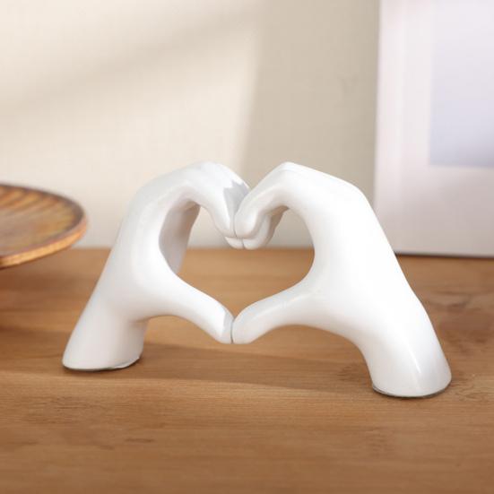Valentine's Day Love Gesture Figurine Love Heart Hand Shape Statue Sculpture Wedding Anniversary Desktop Decoration Ornament