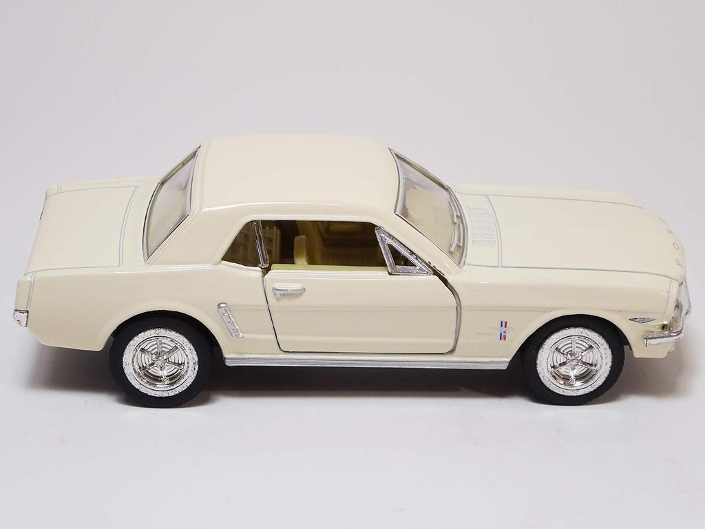 Kinsmart Ford Mustang 1964 Model White Diecast Car KT5351 1/2 1/36