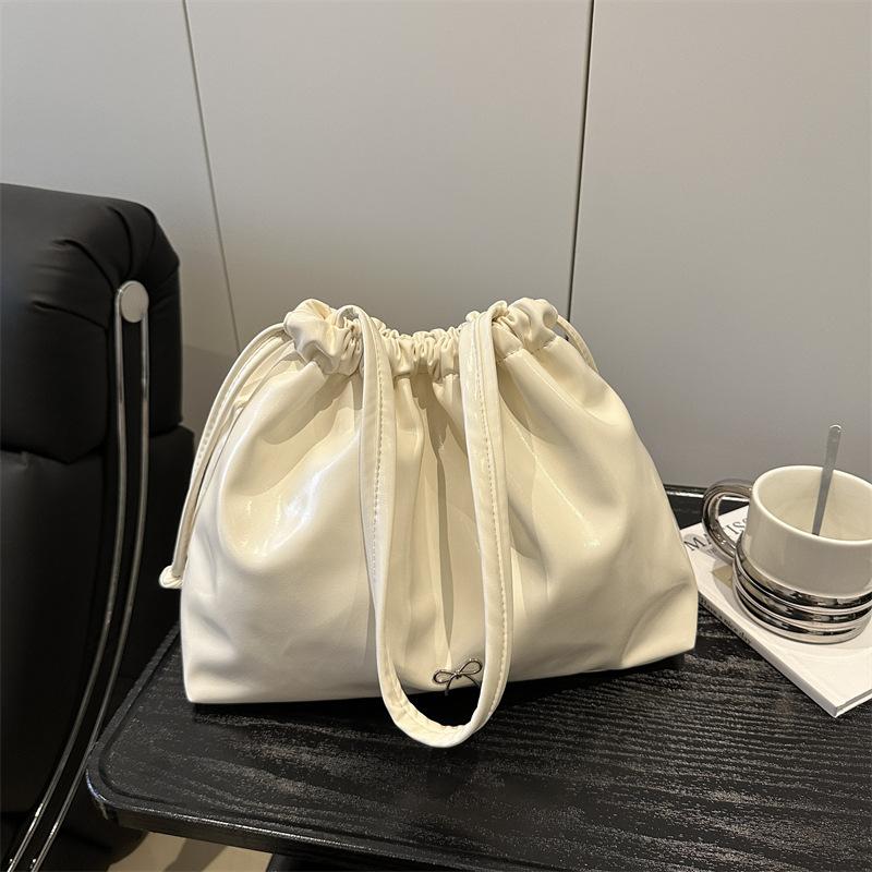 Drawstring pleated bucket bag women's tide large capacity autumn leisure shoulder versatile tote bag