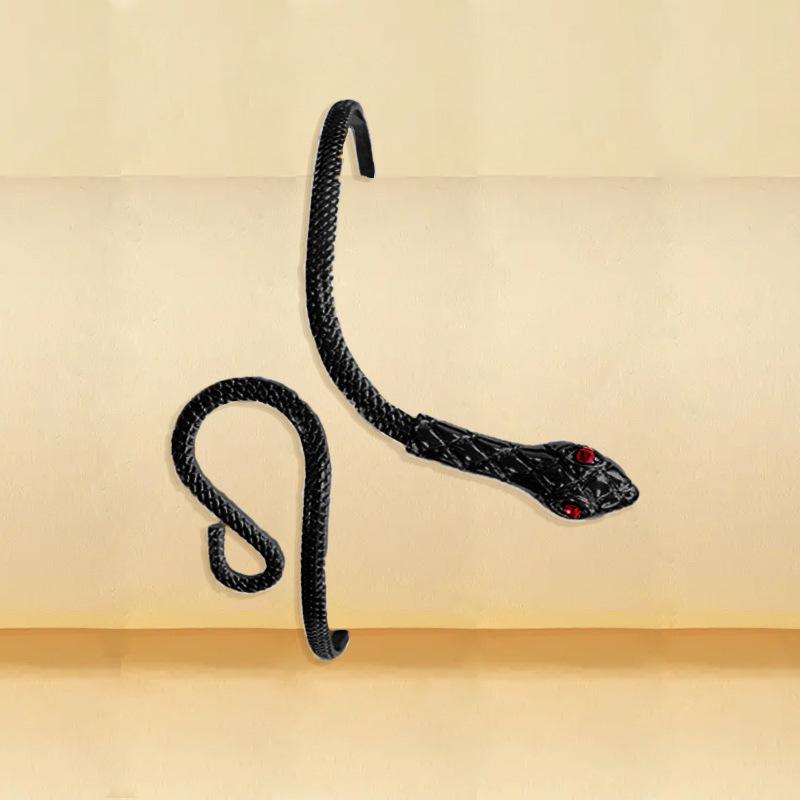 Fashionable snake design open collar