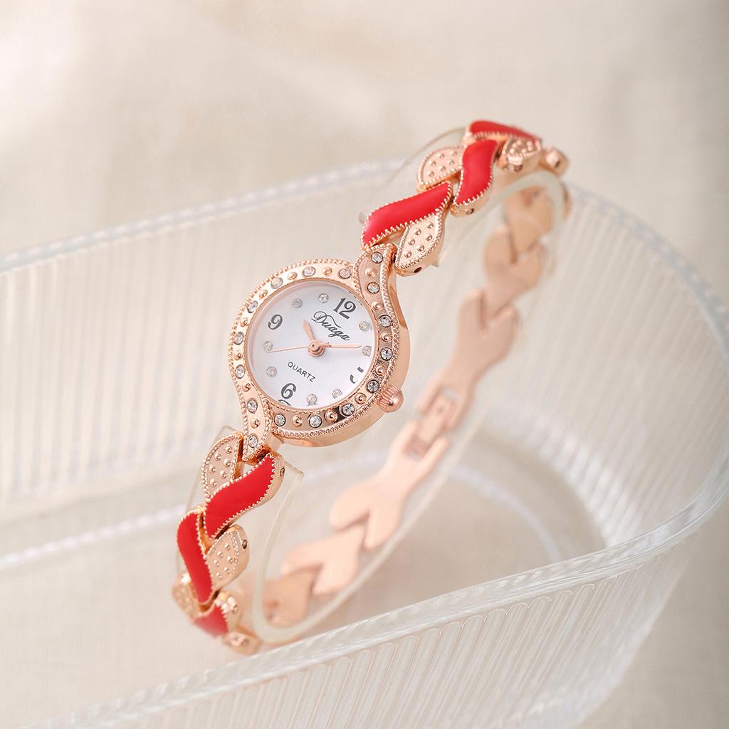 CQ420 Leisure and Fashion Women Watch Alloy Maple Leaf Bracelet Quartz Watch Light Luxury Clock Giftwatches for Woman