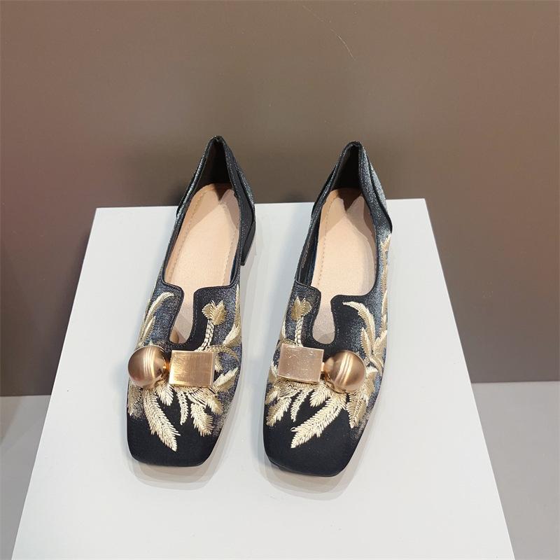 

Ретро новый китайский стиль 2025 весна новая обувь на низком каблуке женская обувь с квадратным носком одинарная обувь женские туфли-бини плоские лоферы 41