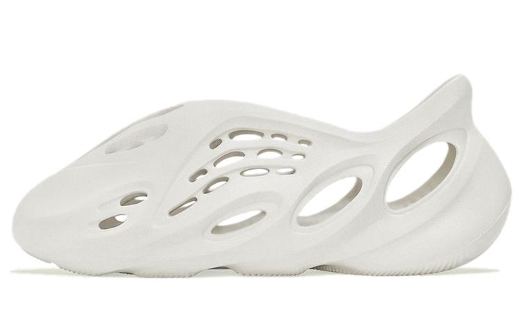 Adidas Yeezy Foam RNNR Sand FY4567-2021