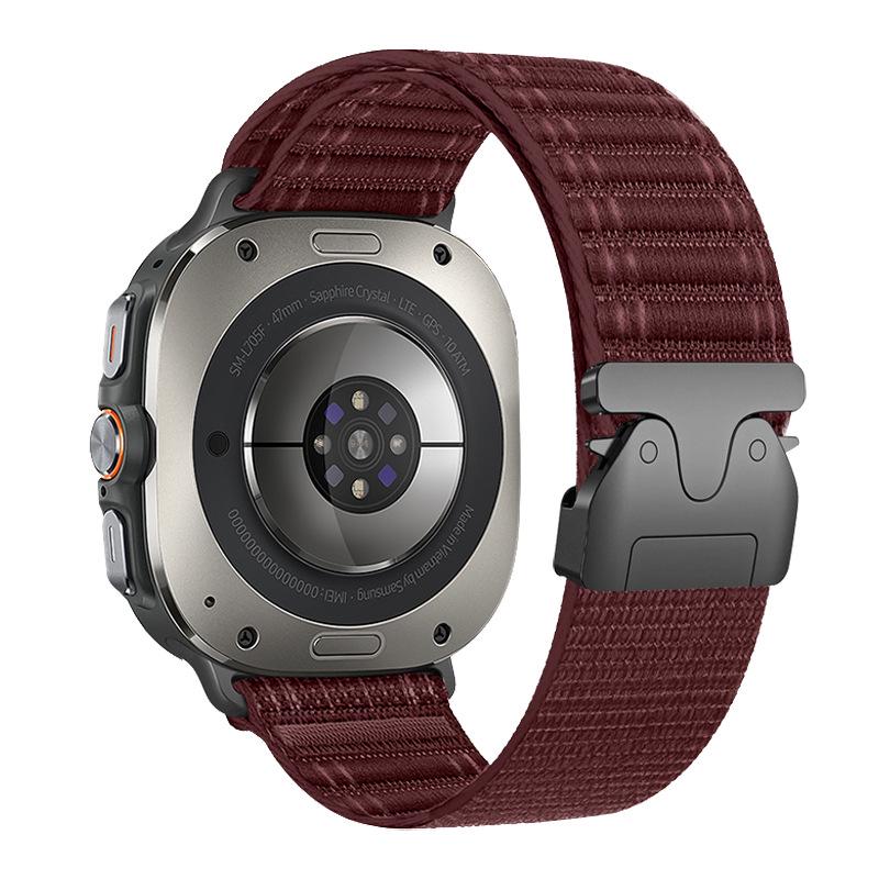 

Нейлоновый ремешок Samsung Watch7 Ultra с волнистым узором и застежкой-паракордом 47mm Silver Connector