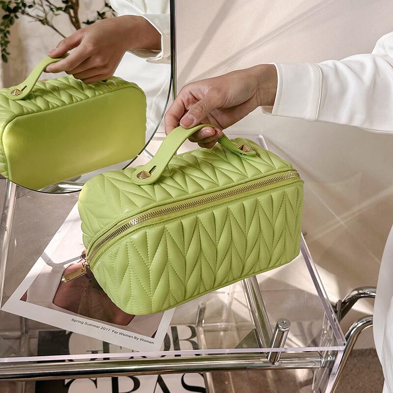 MDNG Large Capacity Travel Cosmetic Bag
