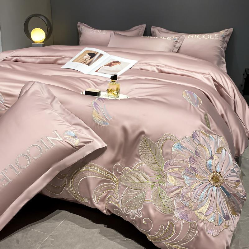 

Комплект постельного белья из ледяного шелка, четырехпредметный, вышивка, приятный к коже, дышащий, удобный, простыня, пододеяльник, наволочка 1.8m bed