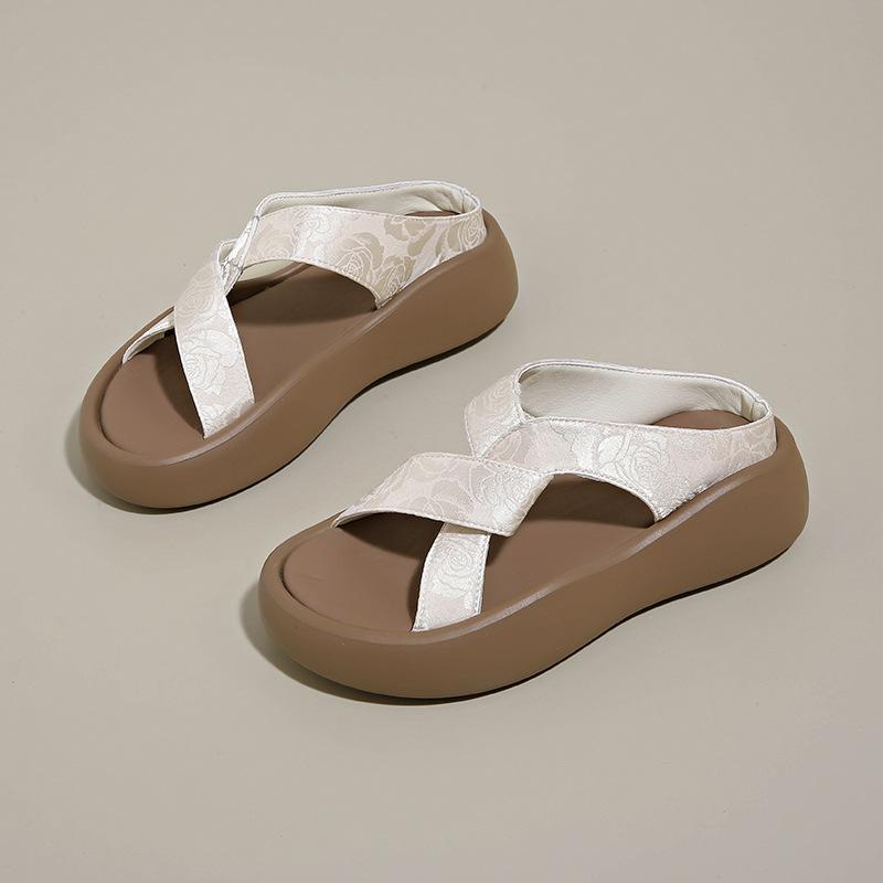 

Cool slippers women s summer wear 2025 new models go out thick-bottomed casual beach sandals lazy fashion pregnant women one-word drag 39