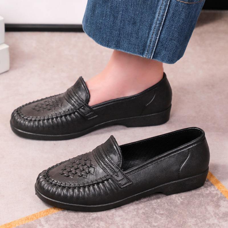 Nonslip softsoled women s rain shoes flatsoled rain boots short tube fashionable lowtop women s work shoes waterproof shoes shallow mouth 36 1790₽