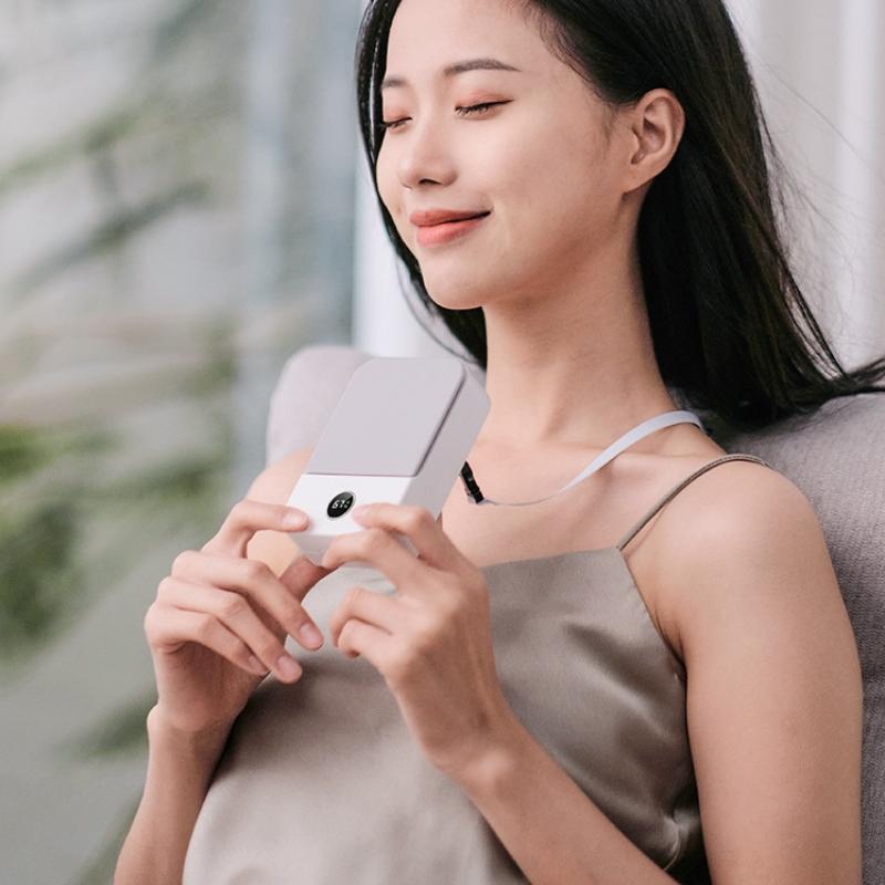 Waist Fan Portable Waist Clip Fan 2000mAh USB Rechargeable Hanging Neck Fan Comes With Adjusted Lanyard For Outdoor Camping
