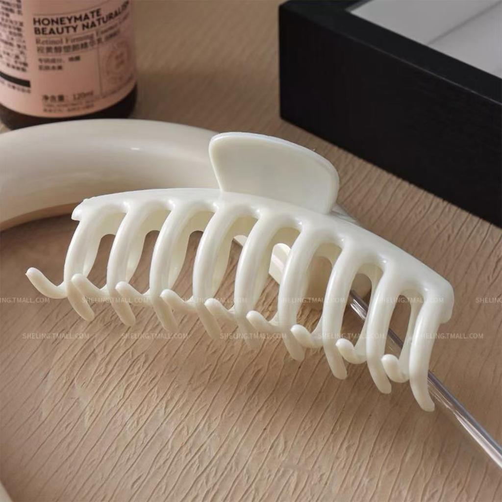 1/2/4 Pcs Soft Silicone Shark Hair Clips for Women Protective Elastic Hair Clip Back Head Durable Flexible Unsnappable Claw Clip