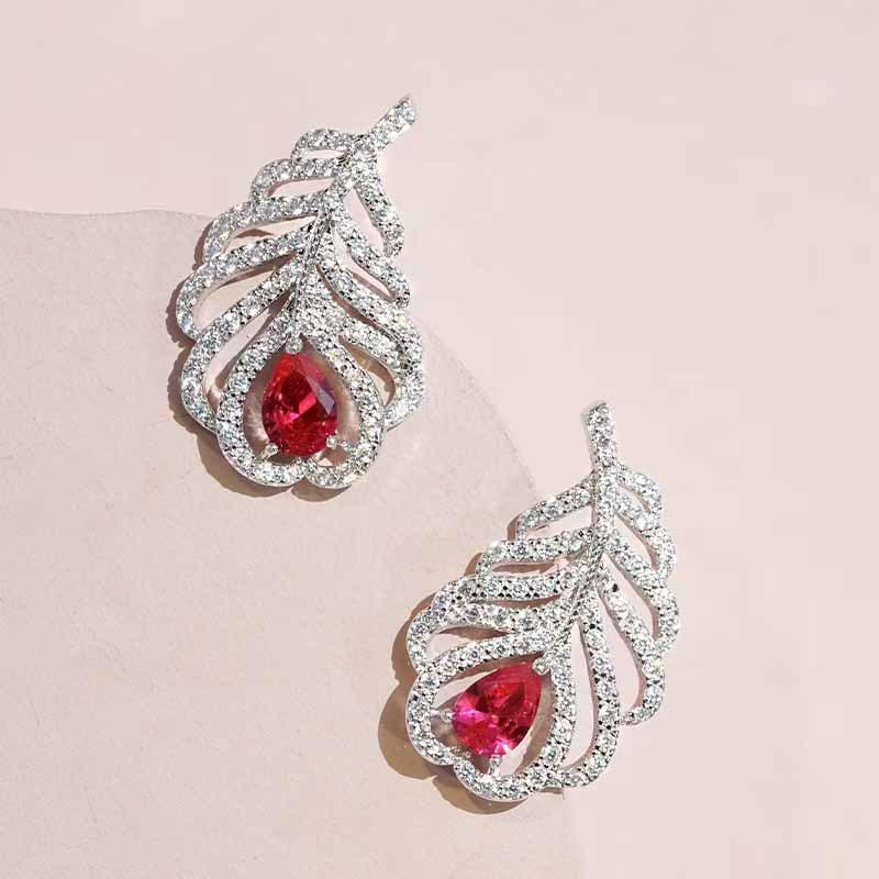 Retro Red Petal Stud Earrings for Women, Elegant Dangle Feather Earrings, Fashionable Celebrity Gift.