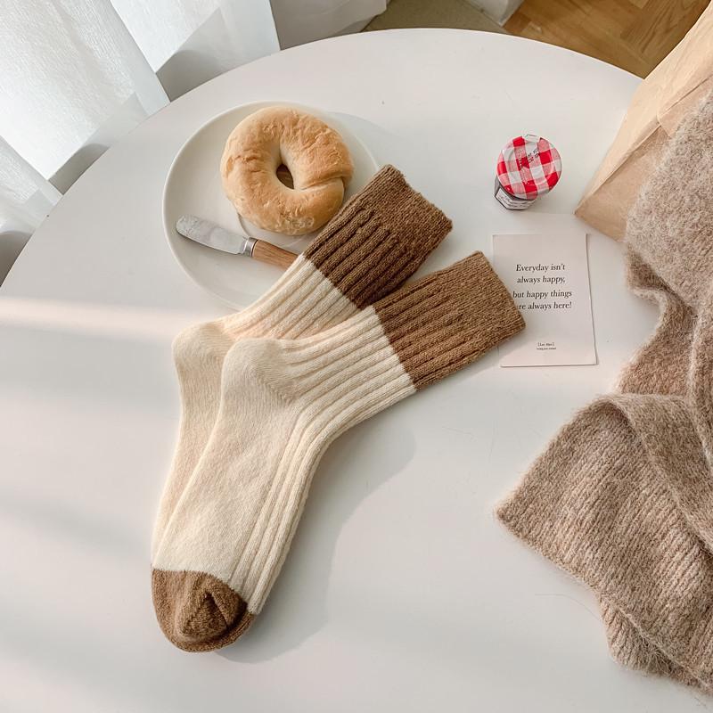 Women's Retro Japanese Thick Color Block Mid-Tube Socks - Warm Pile-Up Long Socks for Autumn & Winter