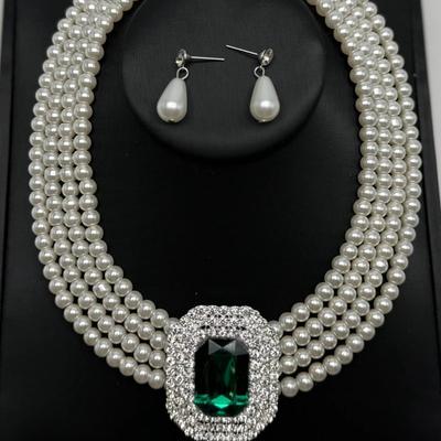 Exaggerated Multi-layer Imitation Pearl Diamond Square Large Crystal Necklace Collar Chain