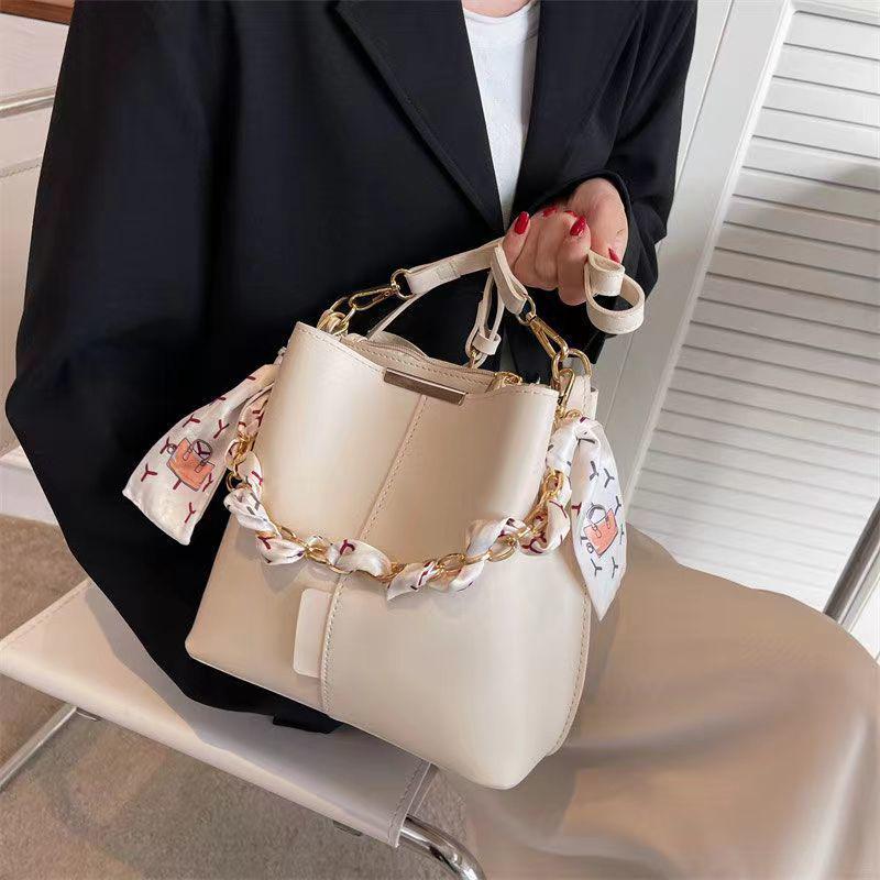 Women s 2024 Summer Textured Large Capacity Crossbody Bucket Bag Bag + Strap