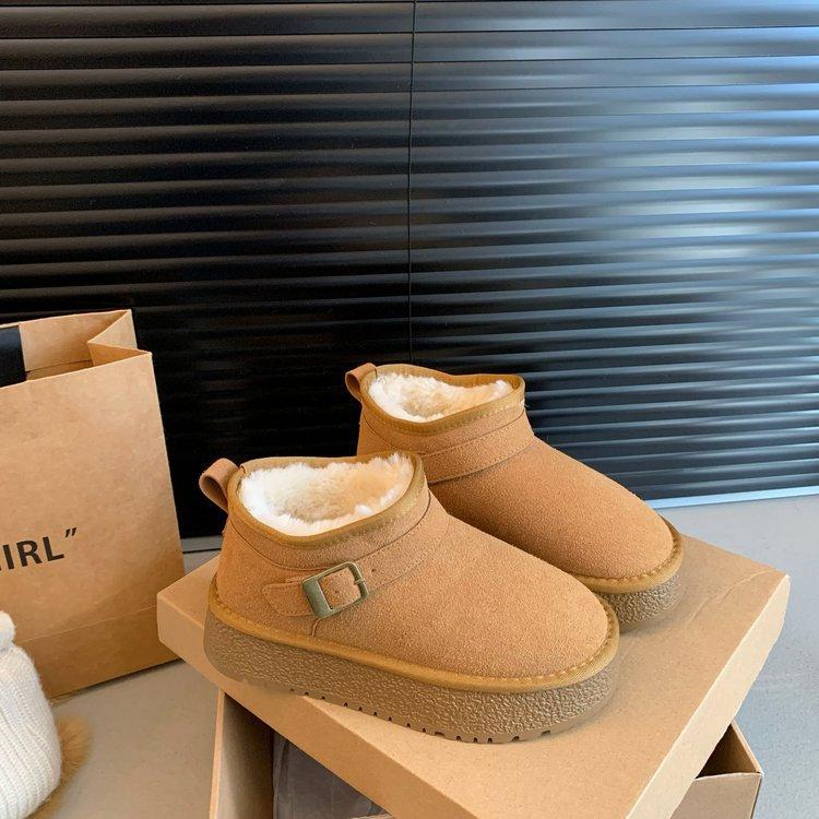 Snow boots winter piled and thickened 2025 new warm women's shoes Northeast cotton shoes women's thick-soled short tube snow cotton